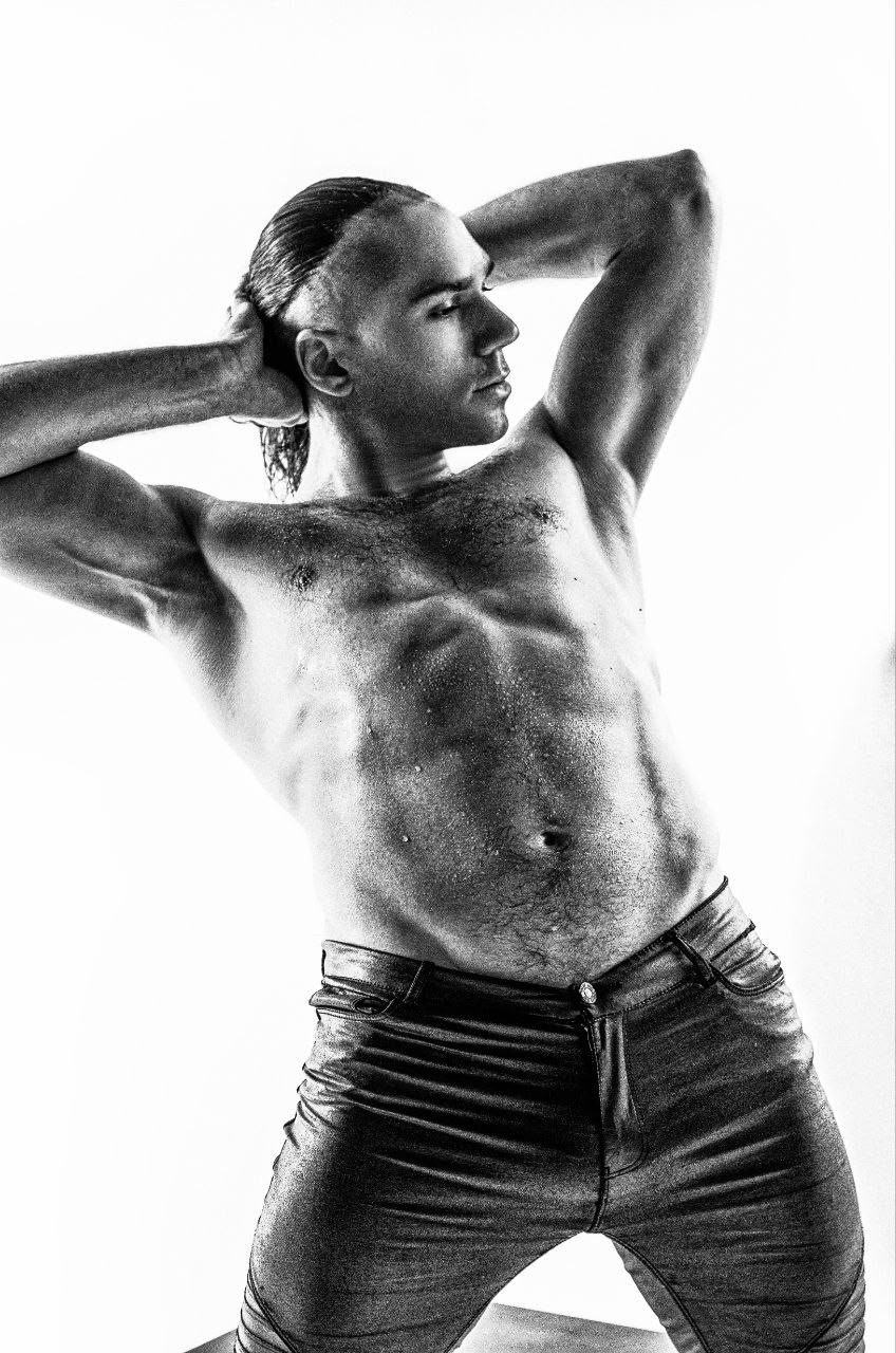 VORON — Pride Strip Show, фото 4